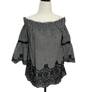𝅺off the Shoulder♠️Black/White GinghamTop Lace Hem Sz S